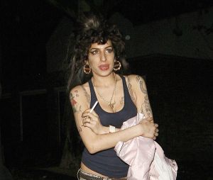 Amy Winehouse quitte le Hawley Arms à Camden à 4 heures du matin  en novembre 2008Credit: Weir/GoffPhotos.com