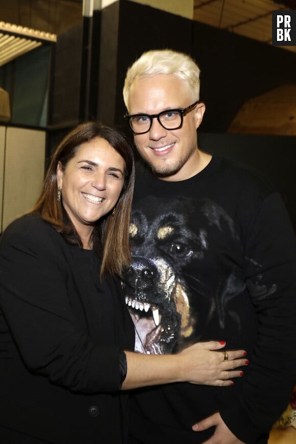 Exclusif - Valérie Bénaïm et Guillaume Genton - Soirée Hommage à Jean-Pierre Bacri au Ground Control Gare de Lyon à Paris à l'occasion de la sortie de "Jean-Pierre Bacri, le Bougon Gentilhomme" de V.Bénaïm et S.Freeman publié aux éditions de L'Archipel le 4 février 2022. © Cédric Perrin / Bestimage