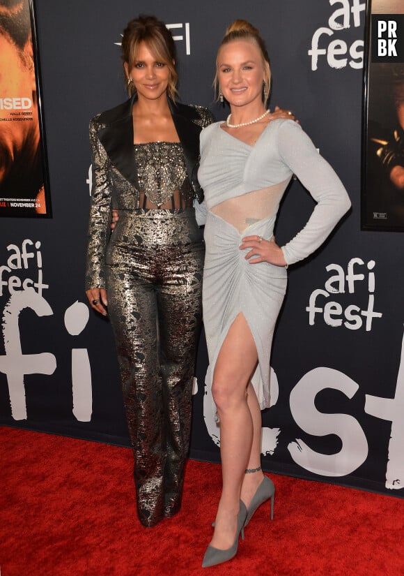 Halle Berry et Valentina Shevchenko - Première du film "Bruised" dans le cadre du AFI Film Festival à Los Angeles le 13 novembre 2021