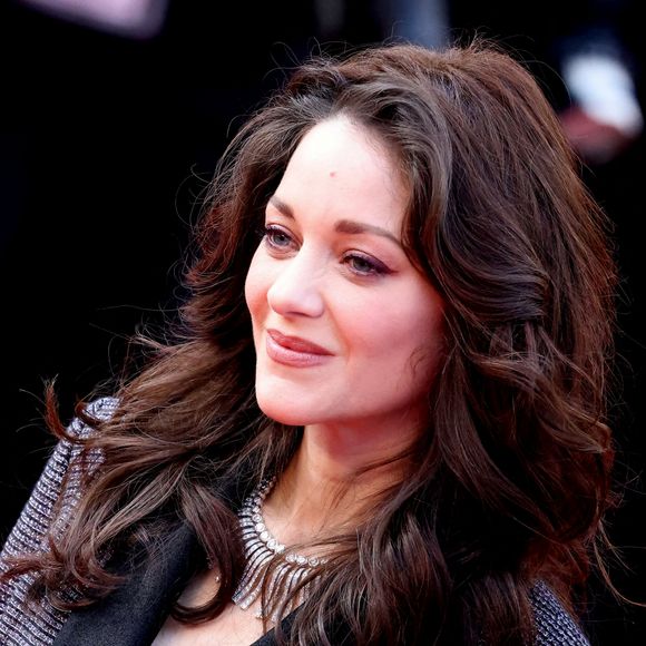 Marion Cotillard - Montée des marches du film « Firebrand (Le jeu de la reine) » lors du 76ème Festival International du Film de Cannes, au Palais des Festivals à Cannes. Le 21 mai 2023 © Jacovides-Moreau / Bestimage  Red carpet of the movie « Firebrand » during the 76th Cannes International Film Festival at the Palais des Festivals in Cannes, France. On may 21th 2023 