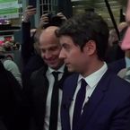 "Allez boire un verre de lait !" : grillé par Quotidien, Gabriel Attal perd ses nerfs au Salon de l'Agriculture