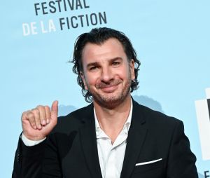 Michael Youn - Photocall de la soirée de projection du téléfilm "Une affaire française" lors du Festival du Film de Fiction de La Rochelle. Le 16 septembre 2021