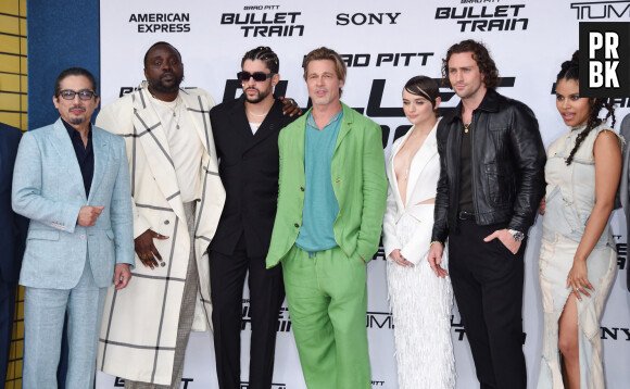 Brian Tyree Henry, Bad Bunny, Brad Pitt, Joey King, Aaron Taylor-Johnson et Zazie Beetz à la première du film "Bullet Train" à Los Angeles, le 1er août 2022.