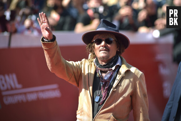 Johnny Depp arrive à la première de Puffins lors de la 16ème édition du festival du film de Rome le 17 octobre 2021. © Rocco Spaziani/Mondadori Portfolio via ZUMA Press / Bestimage