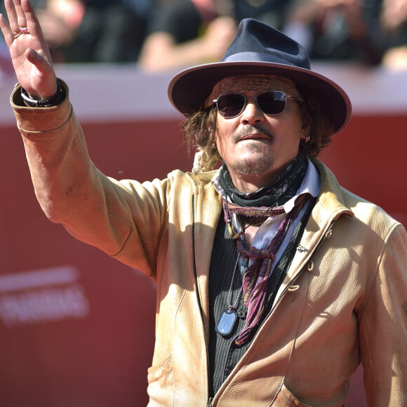 Johnny Depp arrive à la première de Puffins lors de la 16ème édition du festival du film de Rome le 17 octobre 2021. © Rocco Spaziani/Mondadori Portfolio via ZUMA Press / Bestimage