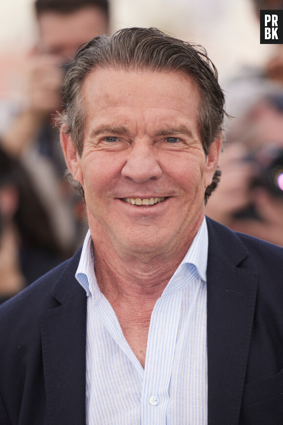 En France, des réalisatrices comme Marina de Van (le traumatisant Dans ma peau, sur une femme qui s'auto-dévore) et Julia Ducournau (lauréate de la Palme d'or pour Titane) ont à l'unisson su magnifier le body horror.
Dennis Quaid - Photocall du film "The Substance" lors du 77ème Festival International du Film de Cannes le 20 mai 2024. Moreau-Jacovides/Bestimage