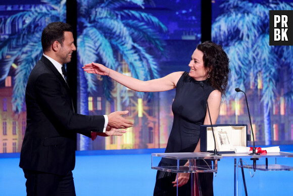 "Vous pensiez avoir tout vu ? Coralie Fargeat vous montre que son univers ne connaît aucune limite"
Coralie Fargeat (Prix du scénario pour " The Substance "), Laurent Lafitte - Cérémonie de clôture du 77ème Festival International du Film de Cannes au Palais des Festivals à Cannes. Le 25 mai 2024. © Borde-Jacovides-Moreau / Bestimage