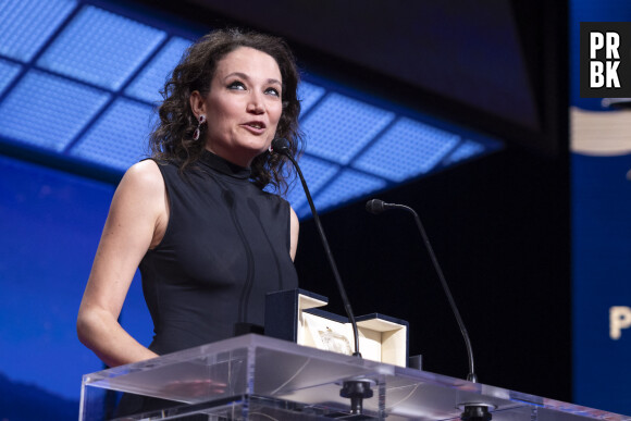 "The Substance est le punk rock du cinéma", s'est réjoui le journaliste Thomas Desroches, précisant : "Mon cerveau sautait en l'air. J'ai rarement vu un truc pareil de ma vie. Et Demi Moore est immense".
Coralie Fargeat (Prix du scénario pour " The Substance ") - Cérémonie de clôture du 77ème Festival International du Film de Cannes au Palais des Festivals à Cannes. Le 25 mai 2024. © Borde-Jacovides-Moreau / Bestimage