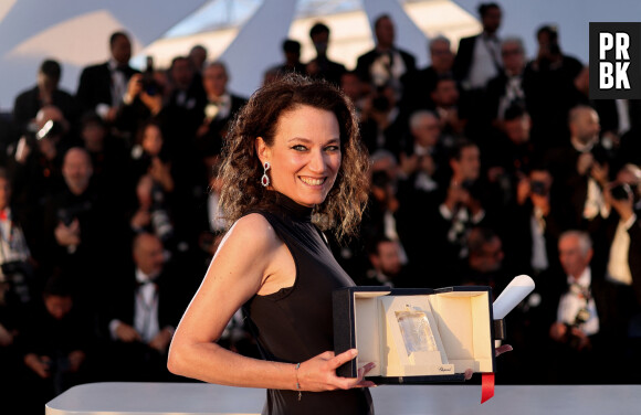 De l'horreur organique et charnelle dont le pape incontesté est Canadien : il s'appelle David Cronenberg, et on lui doit des claques comme Vidéodrome, La mouche, ExistenZ...
Coralie Fargeat (Prix du scénario pour " The Substance ") - Photocall des palmes lors du 77ème Festival International du Film de Cannes au Palais des Festivals à Cannes. Le 25 mai 2024 © Jacovides-Borde-Moreau / Bestimage