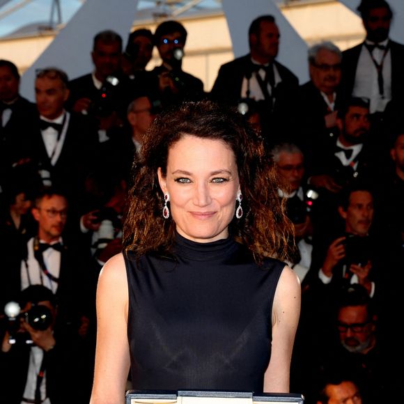 On attend beaucoup de Coralie Fargeat, qui devrait faire des merveilles de ce genre ultra visuel, dérangeant et viscéral. Hâte !
Coralie Fargeat (Prix du scénario pour " The Substance ") - Photocall des palmes lors du 77ème Festival International du Film de Cannes au Palais des Festivals à Cannes. Le 25 mai 2024 © Jacovides-Borde-Moreau / Bestimage
