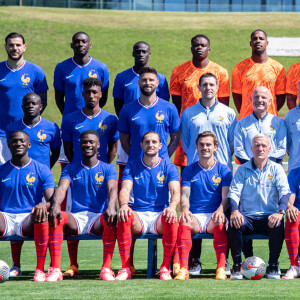 Theo Hernandez, Randal Kolo Muani, Ferland Mendy, Brice Samba, Mike Maignan, Alphonse Areola, Youssouf Fofana, William Saliba, Bradley Barcola, Jules Koundé N’Golo Kanté, Kingsley Coman, Olivier Giroud, Guy Stéphan, Marcus Thuram, Benjamin Pavard, Jonathan Clauss, Ousmane Dembélé Ibrahima Konaté, Eduardo Camavinga, Adrien Rabiot, Antoine Griezmann, Didier Deschamps, Kylian Mbappé, Dayot Upamecano, Warren Zaïre-Emery, Aurélien Tchouameni - Photo Officielle de l'Equipe de France de football de l'Euro 2024 à Clairefontaine le 7 juin 2024.