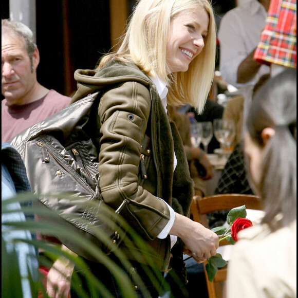 GWYNETH PALTROW EN TOURNAGE POUR UNE PUB DE "TOD'S" A ROME 