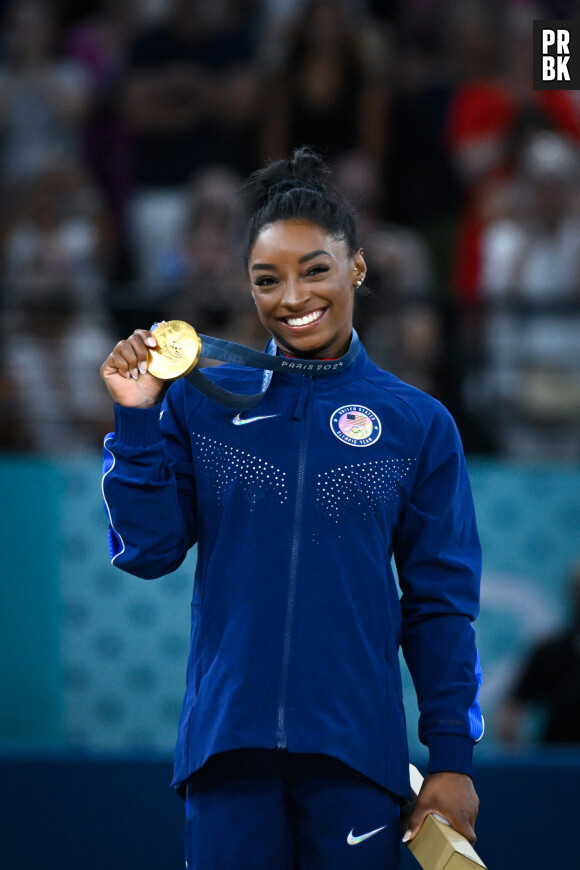 La gymnaste Simone Biles avec une médaille d'or aux Jeux Olympiques 2024 de Paris ( Photo de federico pestellini / DPPI / Panoramic ) -