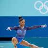 Simone Biles savoure sa victoire devant son compagnon Jonathan Owens et ses parents Nellie Biles et Ronald Biles - Les célébrités assistent aux épreuves de Gymnastique artistique féminine, finale du concours général lors des Jeux Olympiques de Paris 2024 (JO) au Palais omnisports Bercy Arena, à Paris, France, le 1er août 2024. © Jacovides-Perusseau/Bestimage