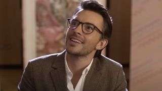 Ni Bridgerton, ni Fellow Travelers : pour Jonathan Bailey, tous les gens de plus de 40 ans devraient être obligés de regarder cette série dans laquelle il apparait et qui a cartonné en streaming