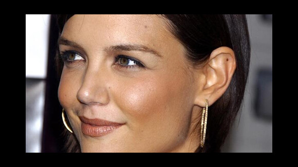 Katie Holmes ... une machine à coudre pour son anniversaire 