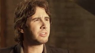 Josh Groban ... Découvrez Higher Window, son nouveau clip (vidéo)