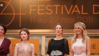 Sleeping Beauty à Cannes ... Emily Browning éclipse les stars sur le tapis rouge (PHOTOS)