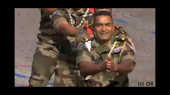 Vidéos buzz du moment : quand pompiers et militaires se mettent à danser (VIDEOS)