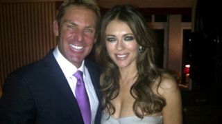 Liz Hurley et Shane Warne fiancés : une demande en mariage so romantique