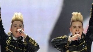 Justin Bieber et One Direction : les Jedward parlent d'eux (VIDEO)