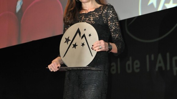Elsa Zylberstein : jolie gagnante du prix d'interprétation féminine à l'Alpe d'Huez