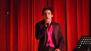 Florian Giustiniani (X-Factor 2011) : "Je suis en train de préparer mon album !"