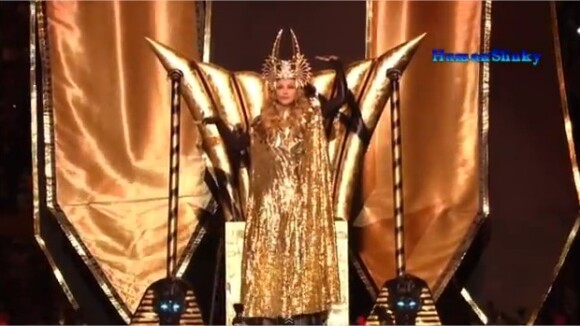 Madonna : Super Bowl 2012, une performance de gladiatrice sexy et conquérante (VIDEO)
