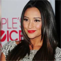 Shay Mitchell : séance maquillage avec une Pretty Little Liars (VIDEO)