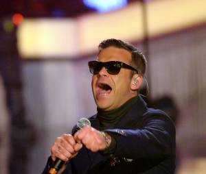 Euh... il faisait si froid que ça sur scène Robbie Williams ?
