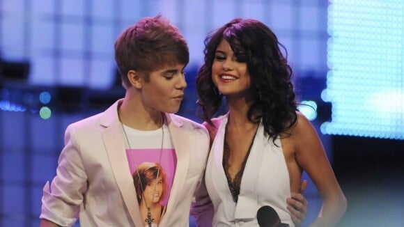 Justin Bieber et Selena Gomez : la bague au doigt comme Brangelina ?