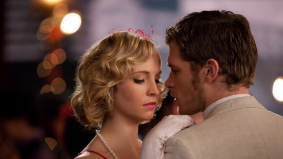 Vampire Diaries saison 3 : ambiance collée-serrée pour Klaus et Caroline (SPOILER)