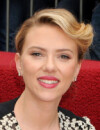 Scarlett Johansson sur le trottoir pour son étoile !