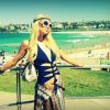 Paris Hilton reine de la plage et bientôt du dancefloor ?