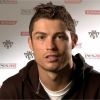Cristiano Ronaldo vous donne rendez-vous sur ses comptes Twitter et Facebook pour découvrir encore plus le nouveau PES 2013