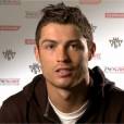 Cristiano Ronaldo vous donne rendez-vous sur ses comptes Twitter et Facebook pour découvrir encore plus le nouveau PES 2013