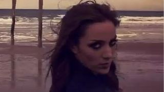 Lea Castel : Larguer Les Amarres, un clip sensuel pour son come-back !