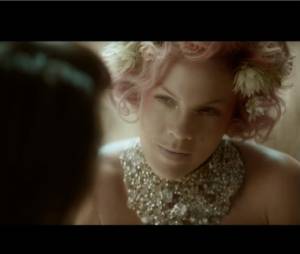 Blow Me One Last Kiss version coloré, de quoi ravir tous les fans de la chanteuse Pink !