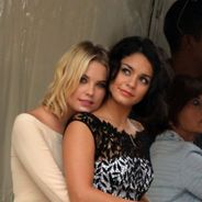 Vanessa Hudgens et Ashley Benson : gros câlins à Venise avant la projo de Spring Breakers (PHOTOS)
