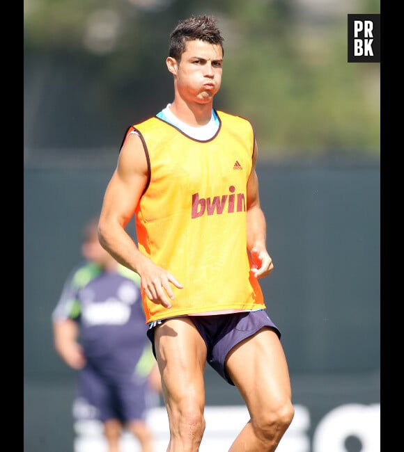 Le sosie de Cristiano Ronaldo a aussi un corps de rêve !