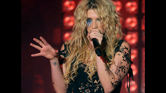Kesha : elle s'est tapée un fantôme !