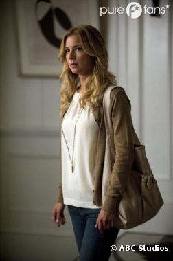 Un épisode 2 tendu pour Emily dans la saison 2 de Revenge