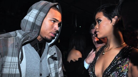Rihanna et Chris Brown officialisent ? Encore ensemble au concert de Jay-Z ! (PHOTO)