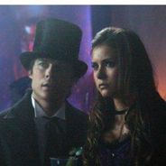 The Vampire Diaries saison 4 : c&#039;est chaud entre Elena et Damon dans l&#039;épisode 4 ! (VIDEO)