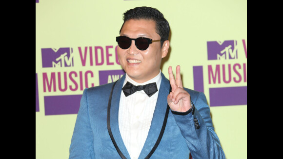 Psy : à Paris pour un flashmob en mode Gangnam Style ! (VIDEO)