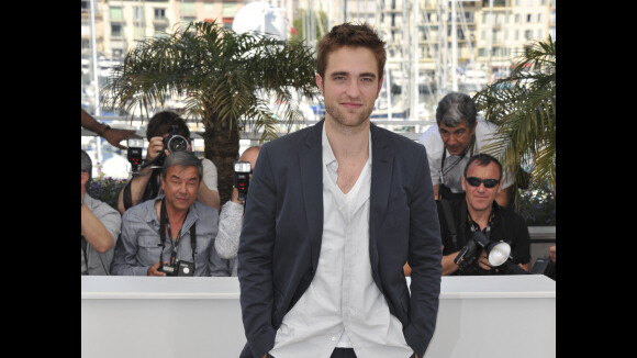 Robert Pattinson : son premier baiser avec Kristen Stewart le hante encore