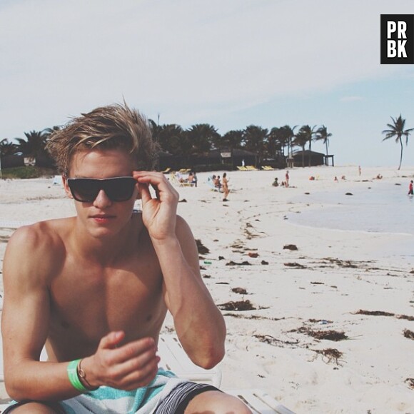 Cody Simpson, torse nu : il est hyper sexy !