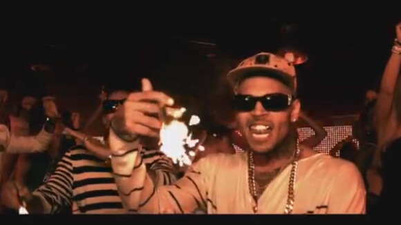 Chris Brown : star d'un clip à la Very Bad Trip avec Swizz Beatz et Ludacris ! (VIDEO)