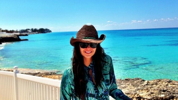 The Vampire Diaries : Nina Dobrev, ses twitpics entre vacances, tournage et enfance (PHOTOS)