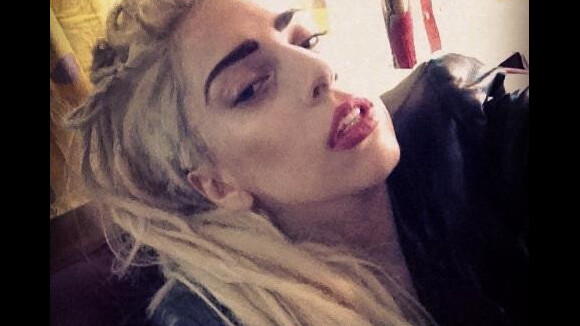 Lady Gaga : sa nouvelle coupe en mode dreadlocks ! (PHOTO)